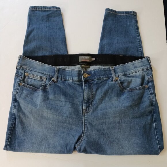 Torrid Womens Bombshell Skinny Jeans Premium Stretch High Rise Med. Wash Size 24 - Picture 2 of 9